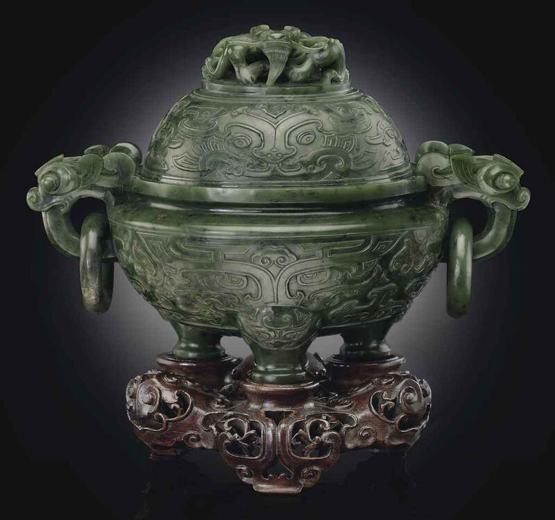 2011_NYR_02427_1505_000(a_spinach-green_jade_tripod_censer_and_cover_qianlong_period)