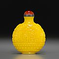 A carved yellow glass snuff bottle, 1750-1820