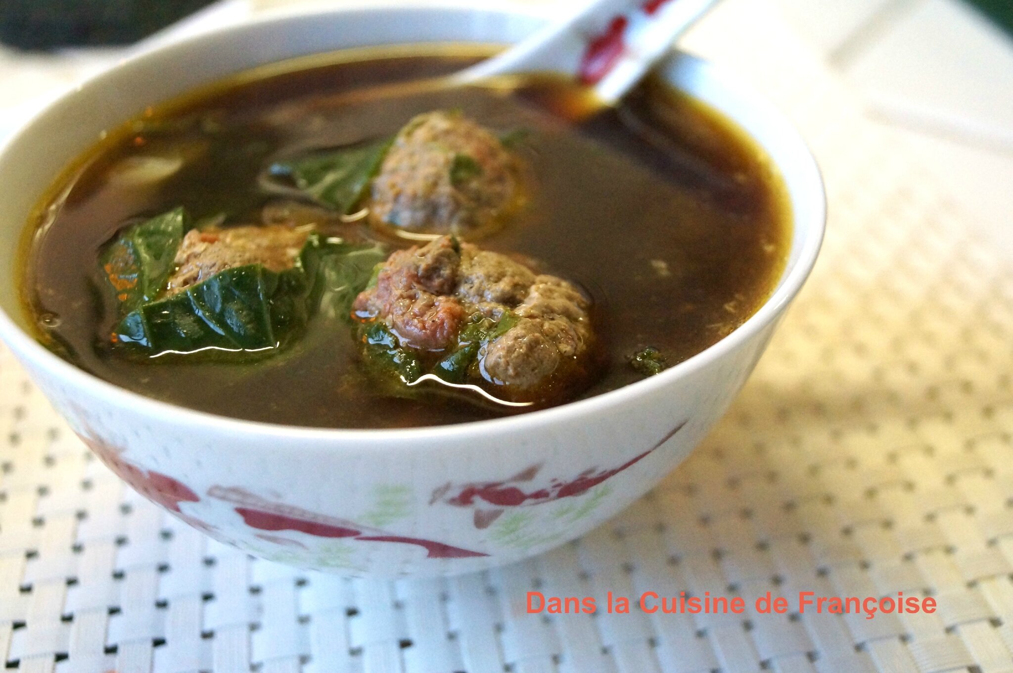 Bouillon Asiatique aux Boulettes Dans la Cuisine de Françoise