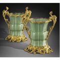 Paire de vases cornets en céladon d'époque qianlong (1735-1795) à monture de bronze doré de style louis xv 