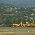 Canadairs près à intervenir à Ajaccio
