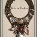 Bijoux brodés et dentelle de perles