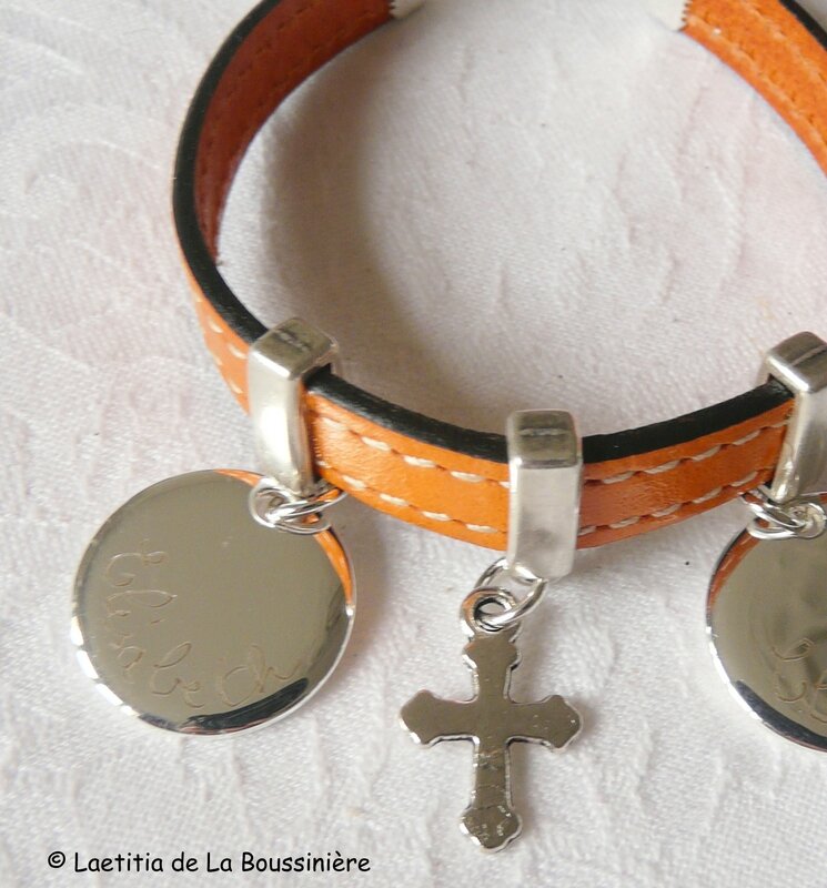 Bracelet cuir personnalisé avec médailles en argent massif et Croix en métal