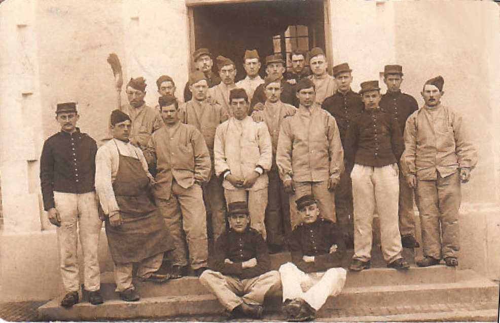 08 Caen, Quartier Claude Decaen, groupe 1913, 43e RAC, artilleurs, vers 1914