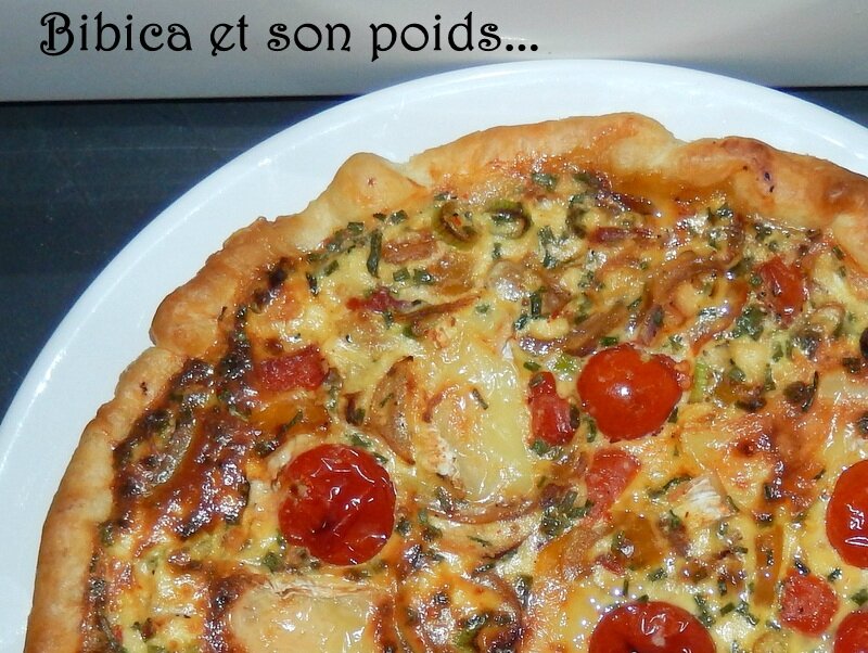 Quiche poulet, poivrons, camembert et ricotta gros plan