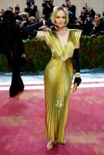William_Travilla-dress_gold-inspiration-2022-Amber_Valletta_in_Buccellati-MetGala