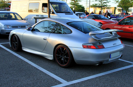 Porsche_911_GT3__Rencard_du_Burger_King_juin_2010__02