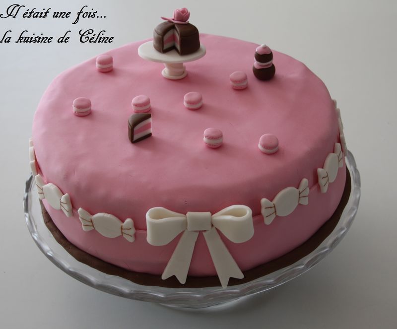 Layer Cake Avec Une Deco Gourmandise Il Etait Une Fois La Kuisine De Celine