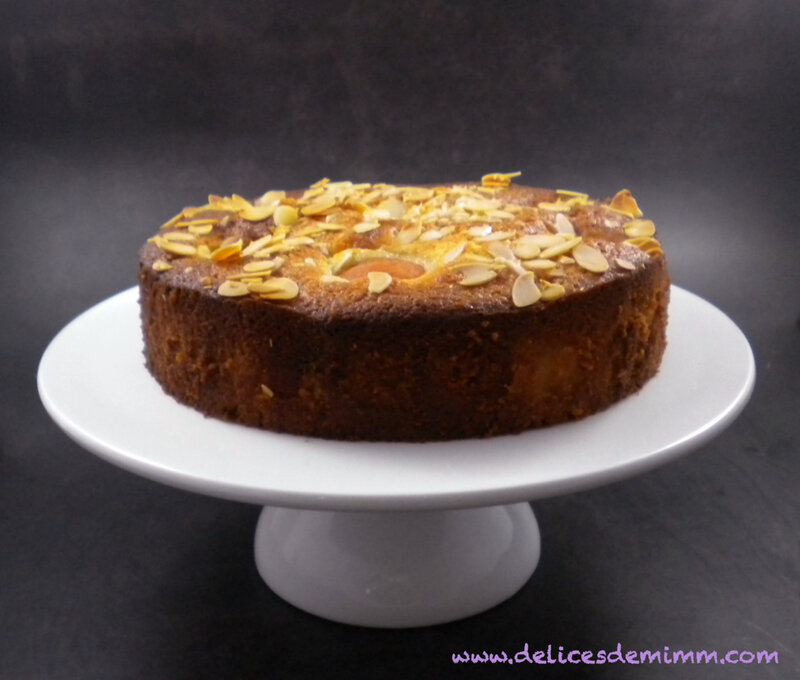 Gâteau fondant aux amandes et aux abricots 5
