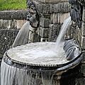 086