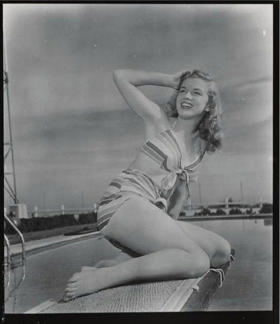 1946-LA-Griffith_Park-pool-Norma_Jeane-010-1-by_BB-1