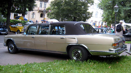 Mercedes_600_Pullman_Landaulet_de_1970_02