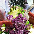 Salade de chou rouge, échalotes, et brocolis / croquant de pop corn...
