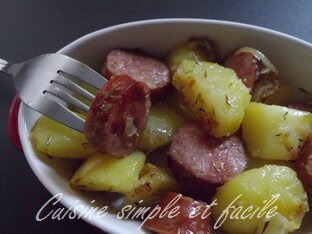 Poêlée De Pommes De Terre Et Saucisse Fumée Cuisine Simple