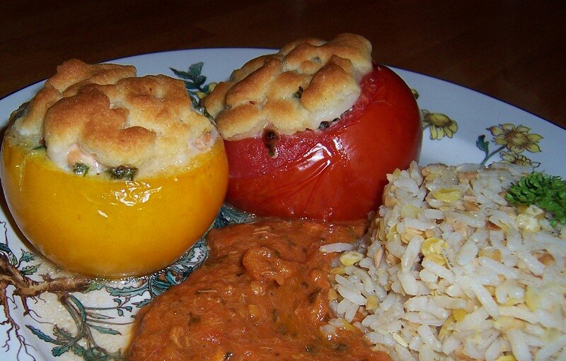 Tomates farcie au saumon et crumble parmesan - Bloga2