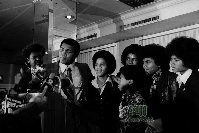 Frères De Sang Malcolm X Et Mohamed Ali Michael Jackson et Mohamed Ali - On Michael Jackson's footsteps