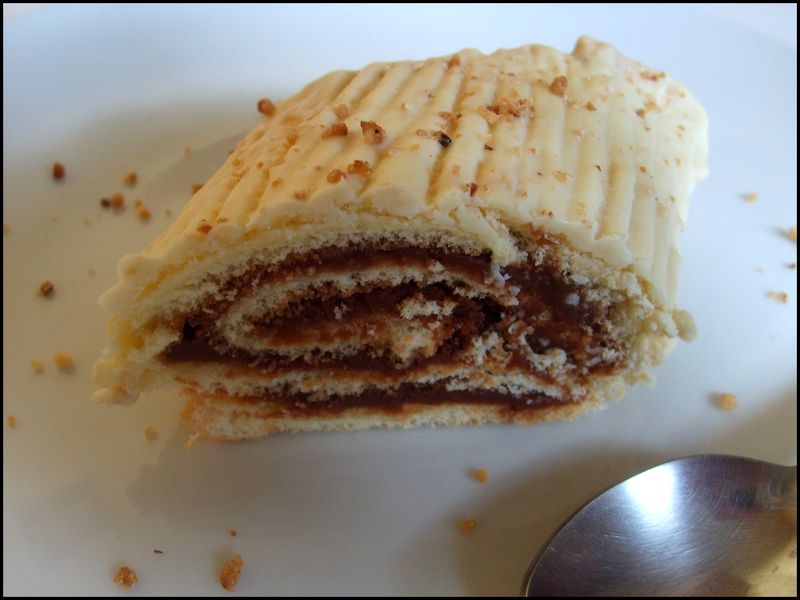 Gateau Roule Pralinoise Glacage Chocolat Blanc Gourmandises Cie