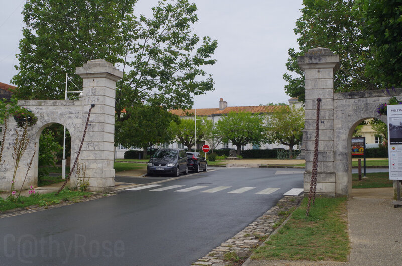 && Porte d'Ors