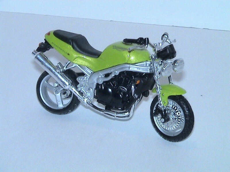 triumph rs 955