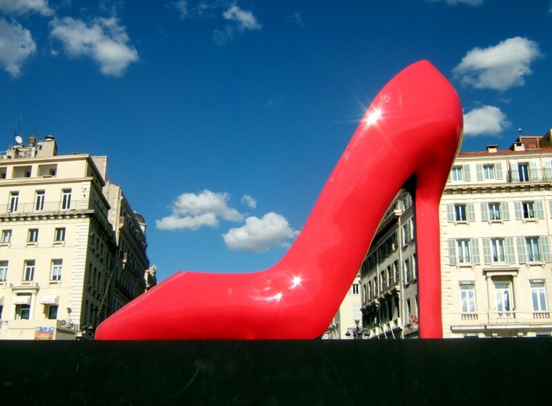 Talon haut et rouge