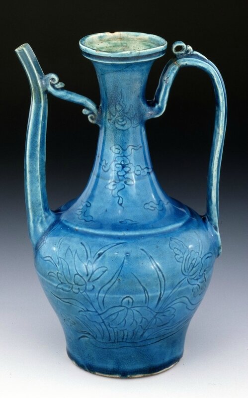 Porcelain ewer with incised decoration and monochrome turquoise glaze, Ming dynasty, Jiajing period (1522-1566)