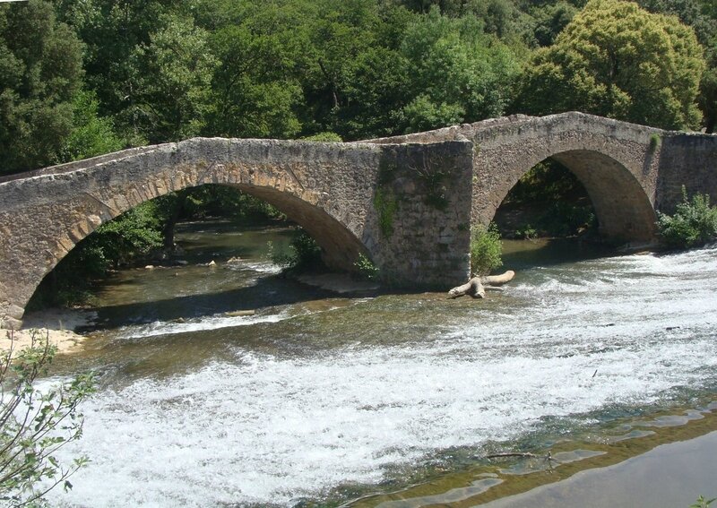 Pont_ancien_sur_le_Caramy