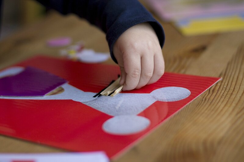Comment Faire Un Zizi En Papier Collages pour les petits - Djeco - Enfantises & Co