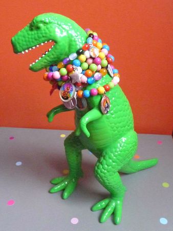 dinosaure+bracelets grosses perles multico