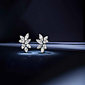 A pair of diamond earrings, harry winston, 1982