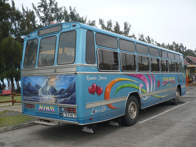 HINO autobus God Wish Travel Port Mathurin (2)