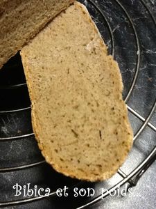 Pain de seigle cuisson cocotte au Cooking Chef coupe gros plan