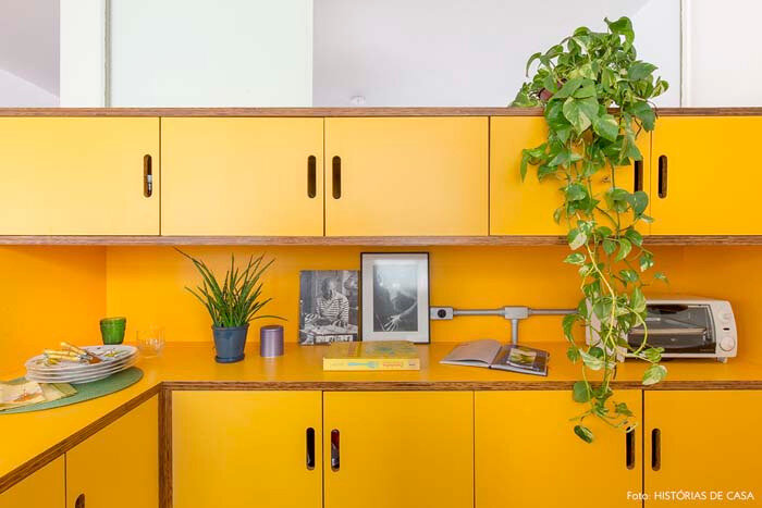 26-decoracao-apartamento-cozinha-marcenaria-colorida-amarelo