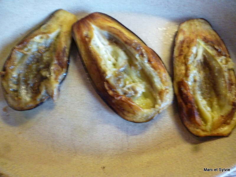 AUBERGINES FARCIES AUX POIVRONS ET BOEUF de Cyril Lignac - Les ...