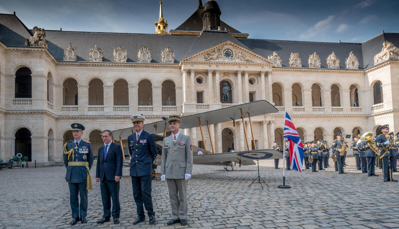 CAS and Dignitaries with AVRO 504 (1)