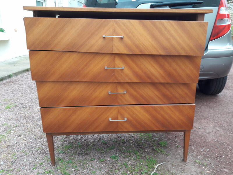 http://www.deco.fr/photos/diaporama-idees-deco-pour-relooker-une-commode-d_1159