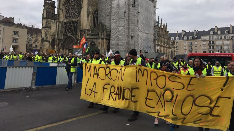 les_gilets_jaune_s_a_caen_le_samedi_29_decembre_2018-4016813