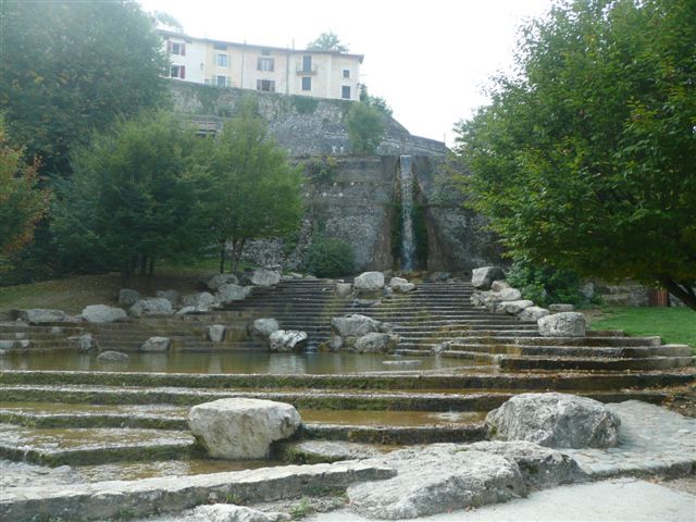 Le Pont Des Oubliés Vercors Existe T Il Fontaine à Pont en Royans dans l'Isère (Vercors) - Les fontaines et les