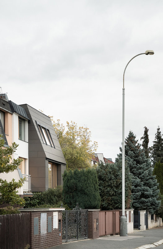 soa-architekti-cherry-tree-house-alex-shoots-buildings-02
