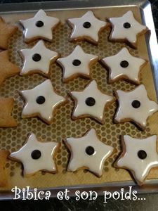 Biscuits de Noël avec glaçage