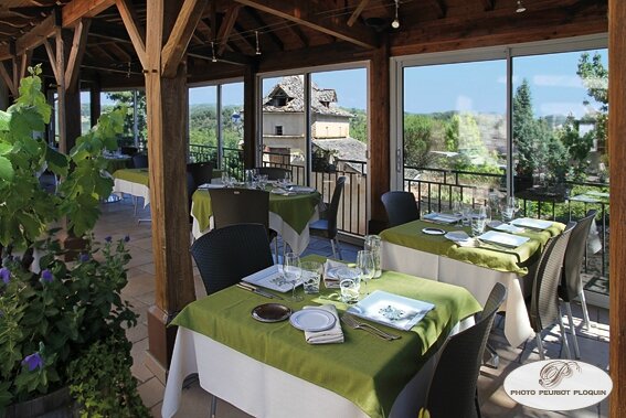 NAJAC_restaurant_hotel_l_Oustal_del_Barry_la_terrasse