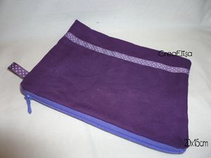 Pochette violette pois