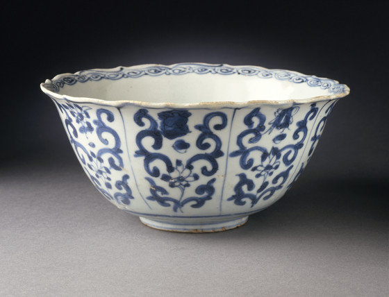 Foliated Bowl (Wan) with Fruit and Floral Panels, Late Ming dynasty, about 1550-1644