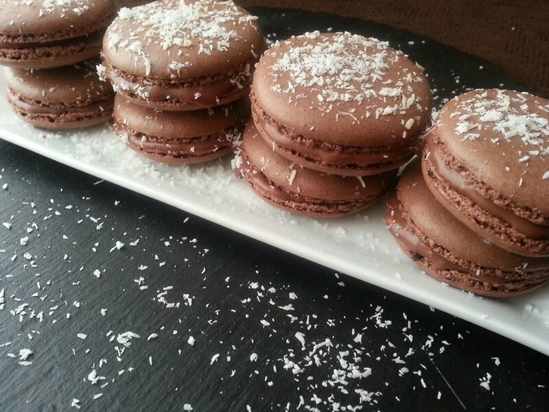 Macarons Chocolat-Noix De Coco - "Bienvenue Chez Nadia"