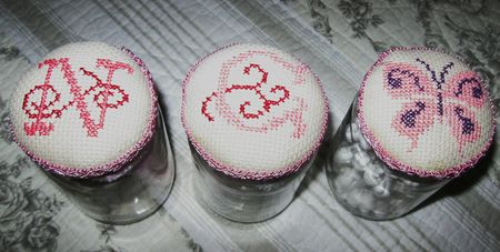 des petits pots brodés 001