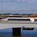TGV SE N°13 pelliculé 'Bienvenue chez les Ch'tis' sur le pont Garonne, Bordeaux
