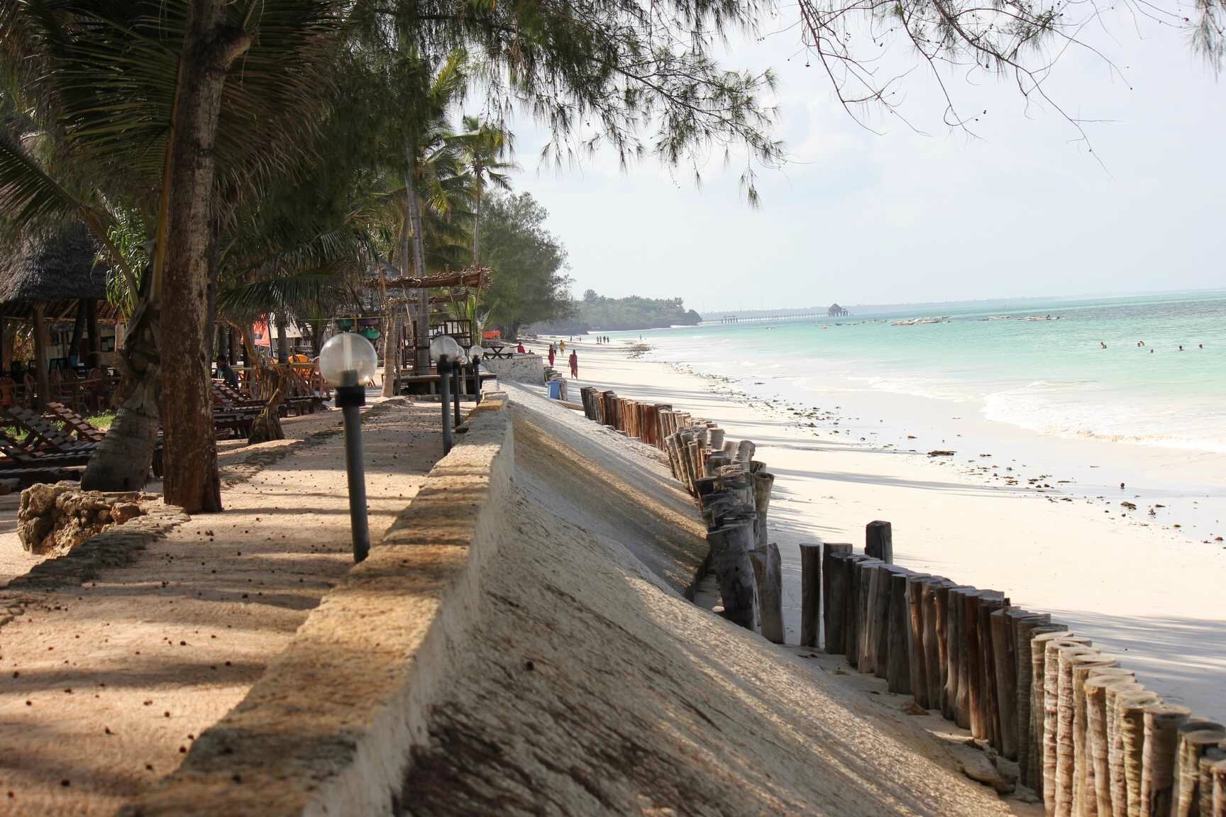 La Plage Au Blue Bay Beach Resort Photo De Ile De Zanzibar