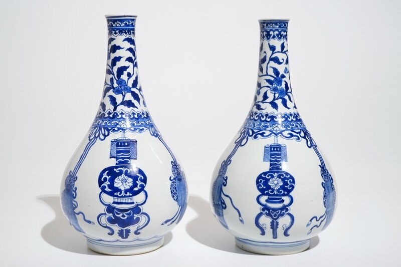 a-pair-of-chinese-blue-and-white-bottle-vases-kangxi-3