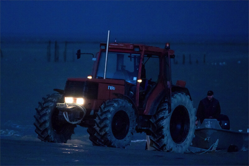 Aiguillon port Pavé pluie matin 291220 1 ym tracteur worker