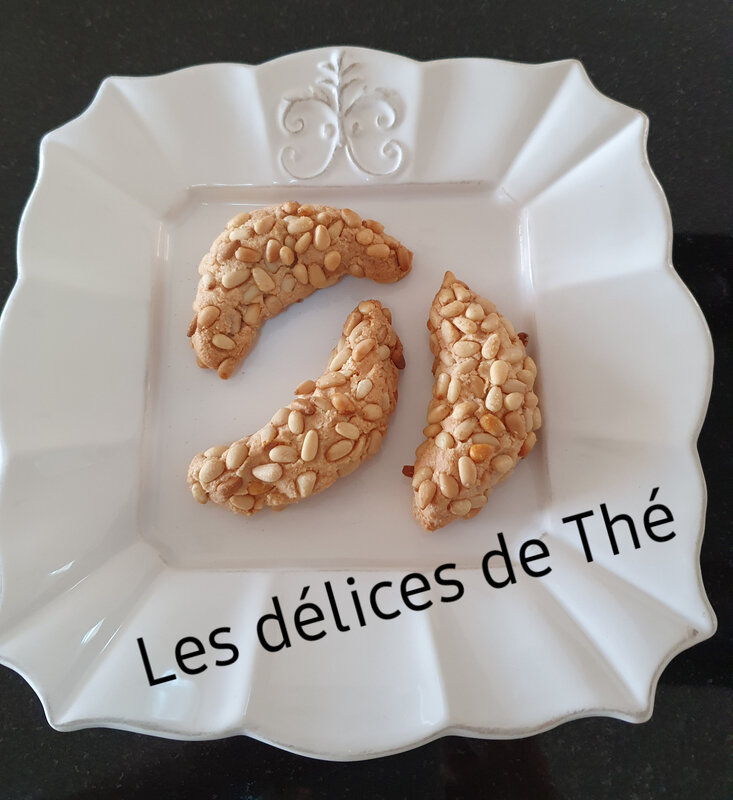 Petits Croissants Aux Pignons Les Délices De Thé