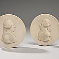 Deux médaillons en ivoire sculpté représentant jean-sylvain bailly, maire de paris et louis-michel le peletier de saint-fargeau.